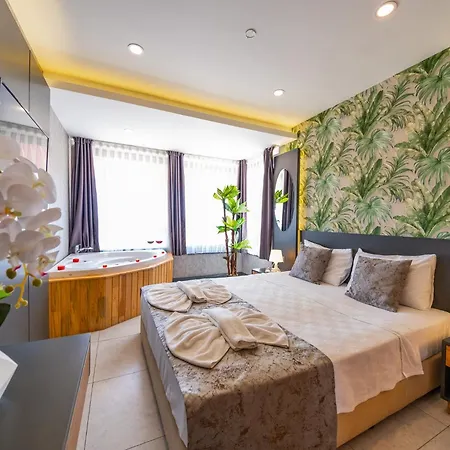 Mrt Suites Lara *
